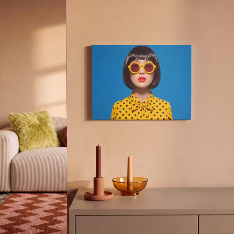 Vrouw - Zonnebril - Pop Art - Portret - Geel PET vilt klein -sfeer1