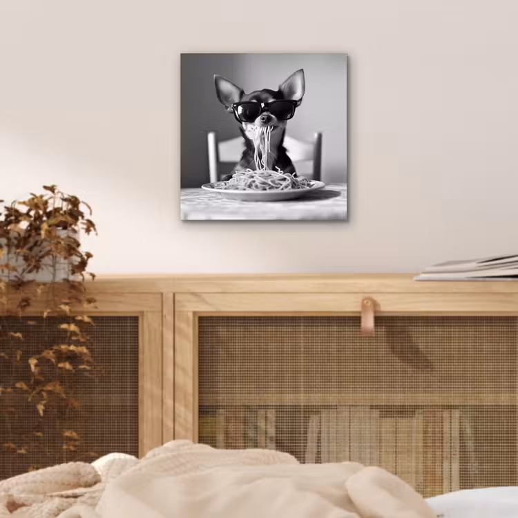 Chihuahua - Hond - Zonnebril - Humoristisch - Zwart - Wit - Spaghetti aluminium wit klein -sfeer3