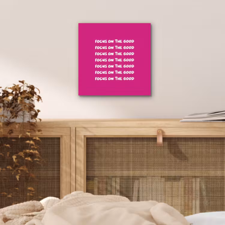 Focus on the good - Roze - wit aluminium wit klein -sfeer3