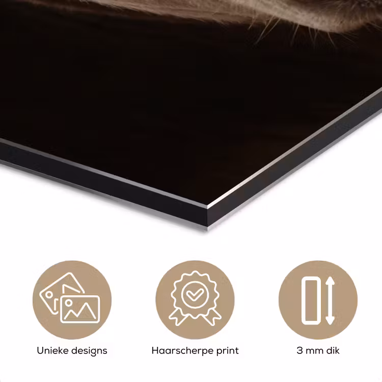 Kalf - Oormerk - Houten stal aluminium wit klein -closeup_NL