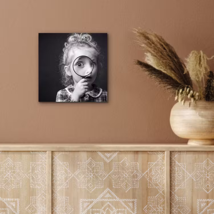 Kind - Vergrootglas - Portret - Zwart-wit aluminium wit klein -sfeer4