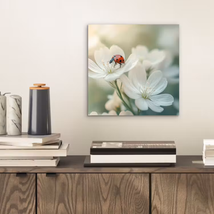 Lieveheersbeestje - Bloemen - Wit aluminium wit klein -sfeer1