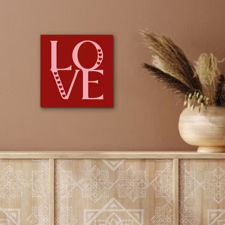 Love - Rood - Hatjes aluminium wit klein -sfeer4