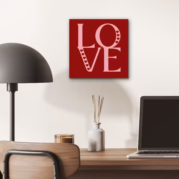 Love - Rood - Hatjes aluminium wit klein -sfeer5