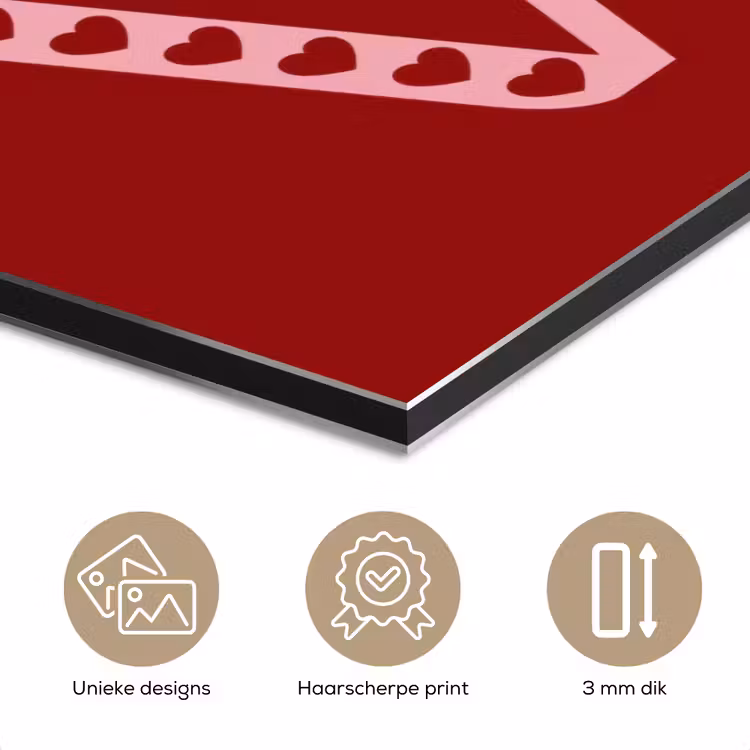 Love - Rood - Hatjes aluminium wit klein -closeup_NL