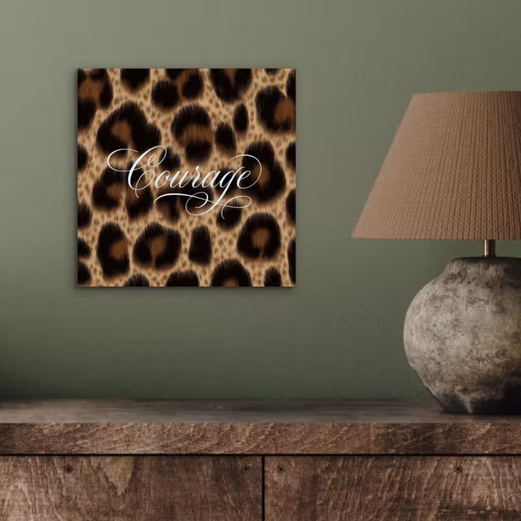 Luipaardprint - Bruin - Courage - Sierlijk aluminium wit klein -sfeer2