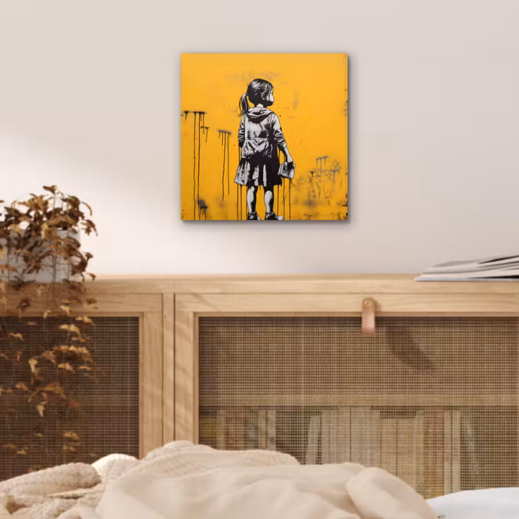 Meisje - Boek - Gele Muur - Graffiti aluminium wit klein -sfeer3