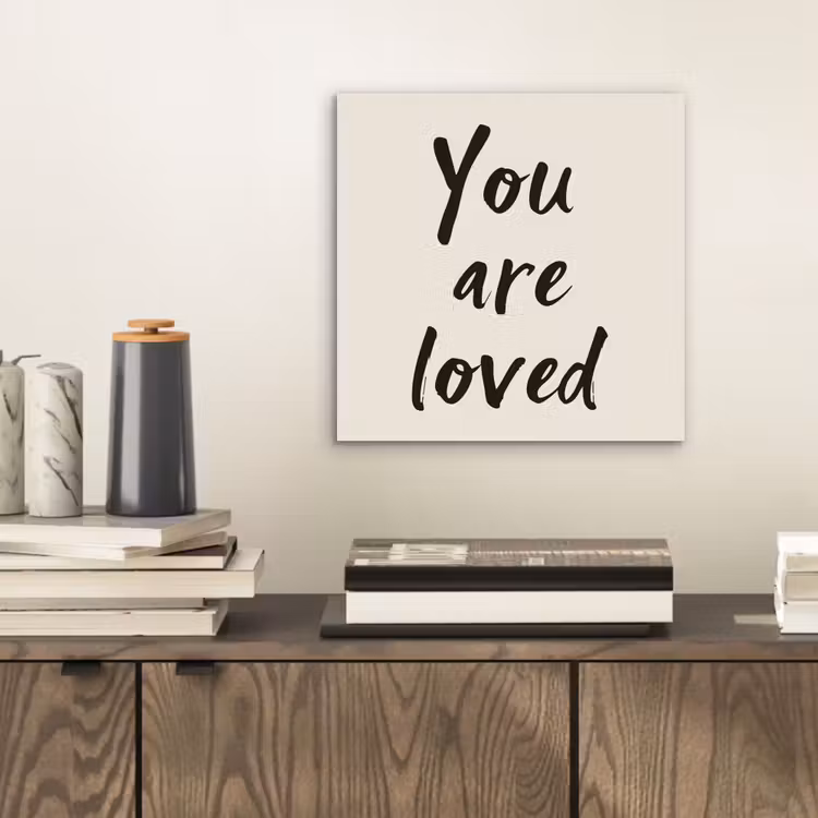 Minimalistisch - Beige - Love aluminium wit klein -sfeer1