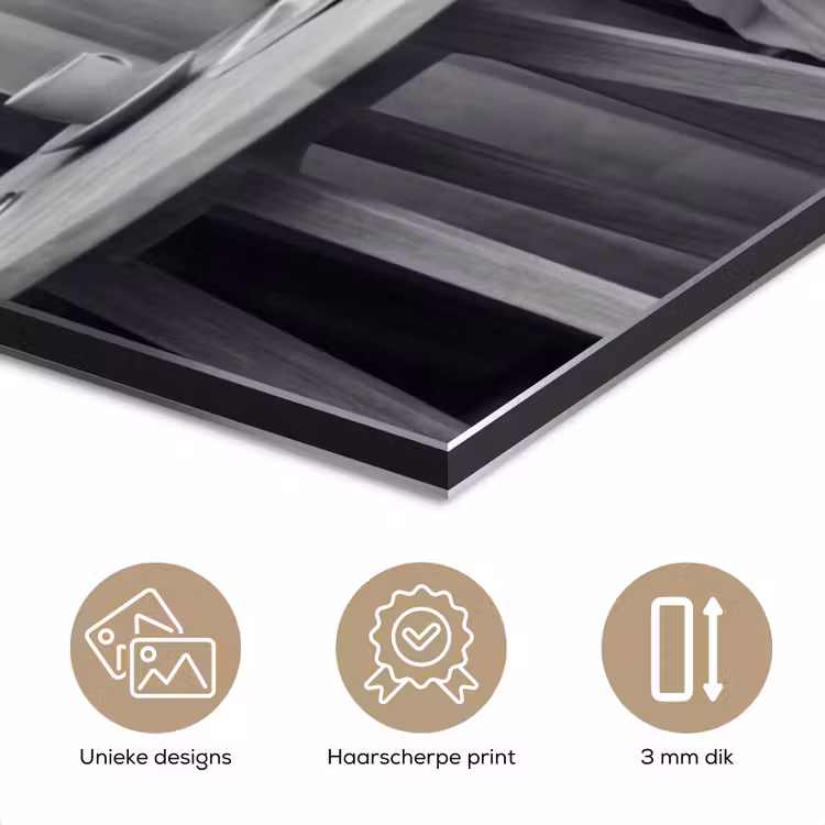 Modern - Vrouw - Zwart - Wit aluminium wit klein -closeup_NL