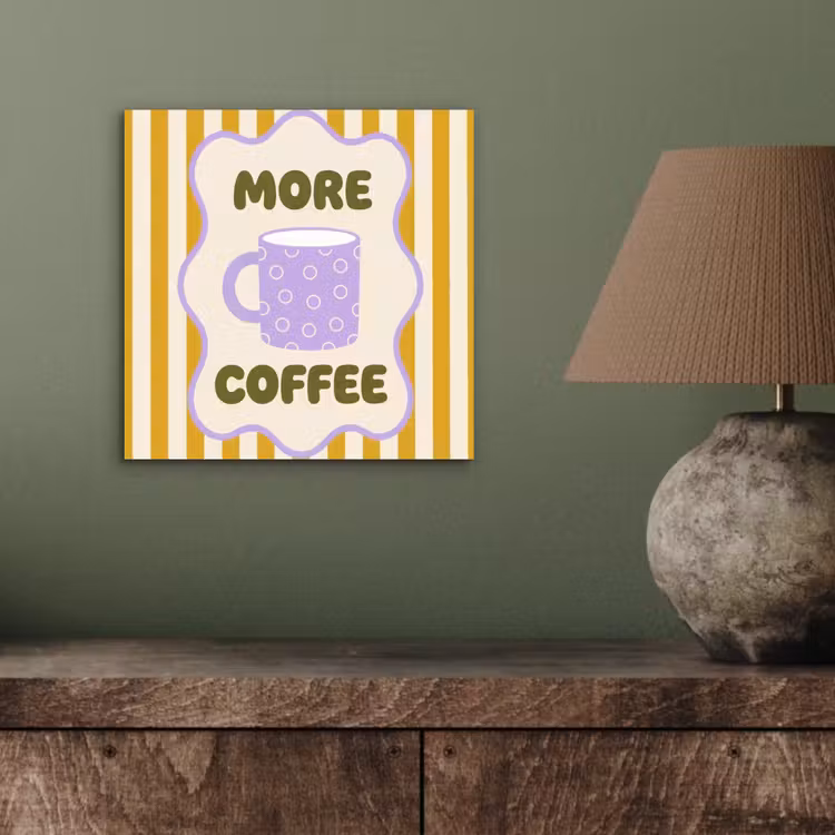 More coffee - Geel - Paars - Strepen - Mok aluminium wit klein -sfeer2