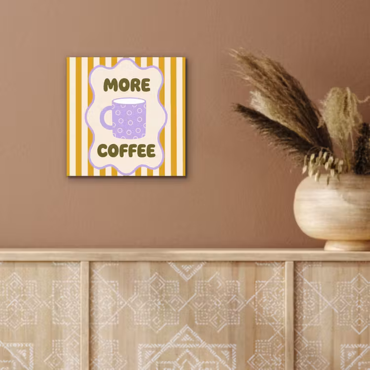 More coffee - Geel - Paars - Strepen - Mok aluminium wit klein -sfeer4