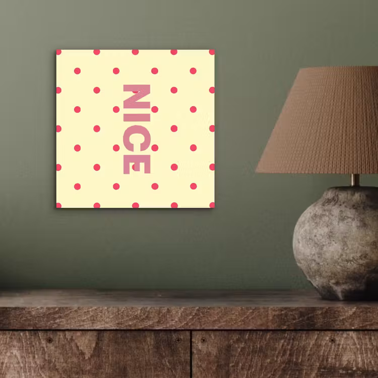 Nice - Stippen - Roze - Geel aluminium wit klein -sfeer2