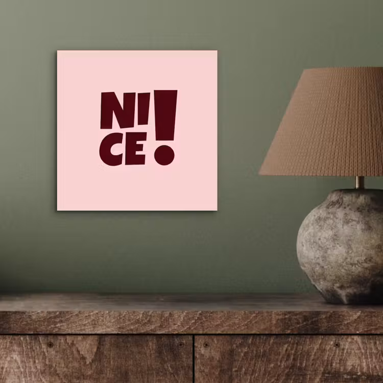 Nice - Uitroepteken - Roze aluminium wit klein -sfeer2