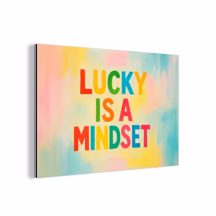 Quote - Lucky - Regenboogkleuren aluminium wit klein -3d
