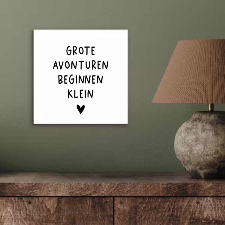 Spreuken - Grote avonturen beginnen klein - Quotes aluminium wit klein -sfeer2