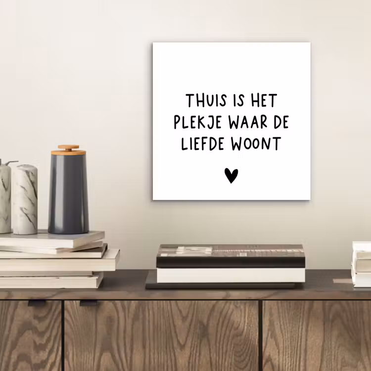 Spreuken - Thuis is het plekje waar de liefde woont - Quotes aluminium wit klein -sfeer1