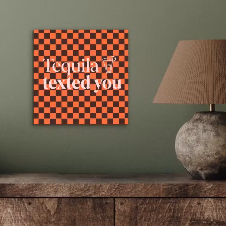 Tequila texted you - Glas - Vierkanten - Oranje aluminium wit klein -sfeer2