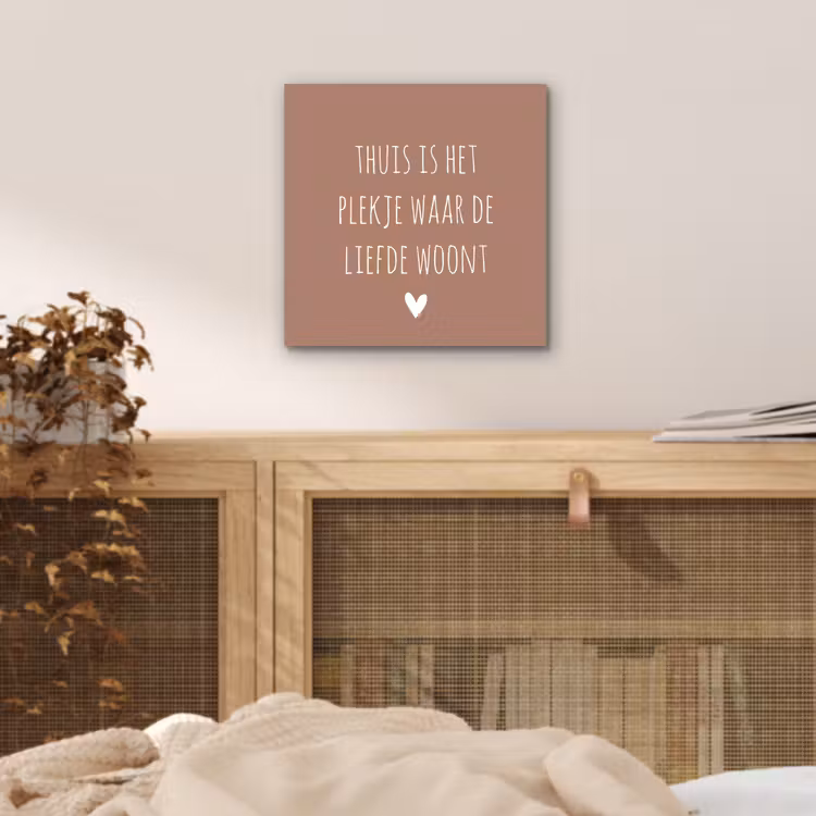 Thuis is het plekje waar de liefde woont - Quotes - Spreuken aluminium wit klein -sfeer3
