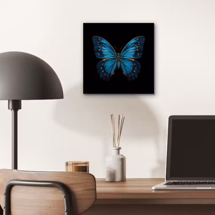 Vlinder - Blauw - Contrast aluminium wit klein -sfeer5