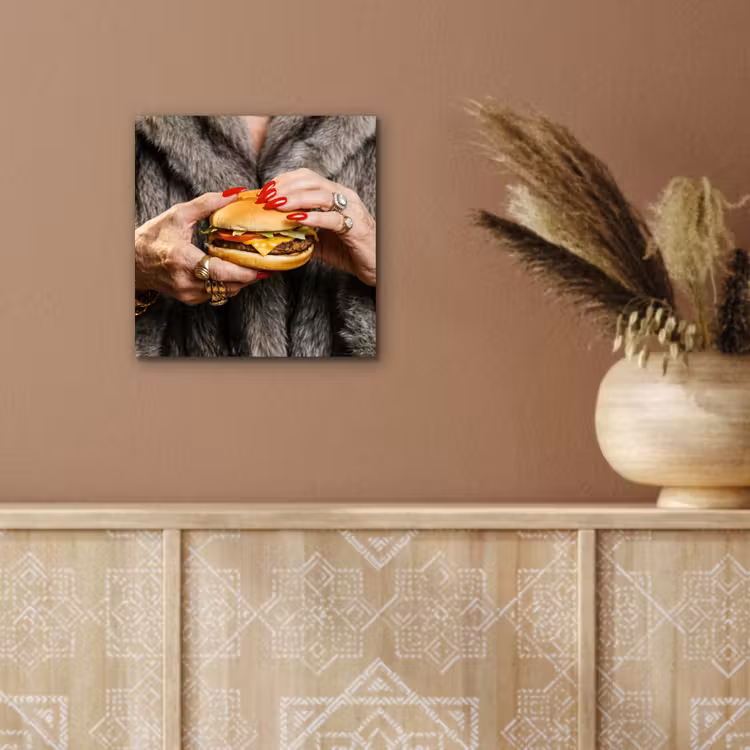 Vrouw - Hamburger - Bontjas aluminium wit klein -sfeer4