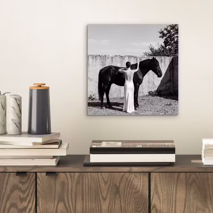 Vrouw - Paard - Artistiek aluminium wit klein -sfeer1