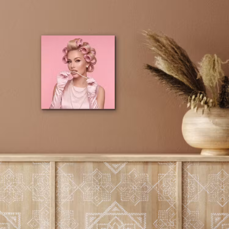 Vrouw - Roze - Parelketting - Krulspelden aluminium wit klein -sfeer4