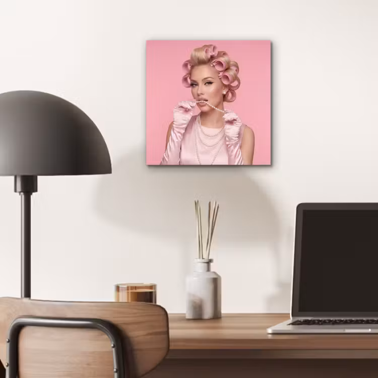 Vrouw - Roze - Parelketting - Krulspelden aluminium wit klein -sfeer5