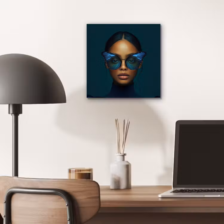 Vrouw - Vlinder - Bril - Blauw - Modern - Portret aluminium wit klein -sfeer5