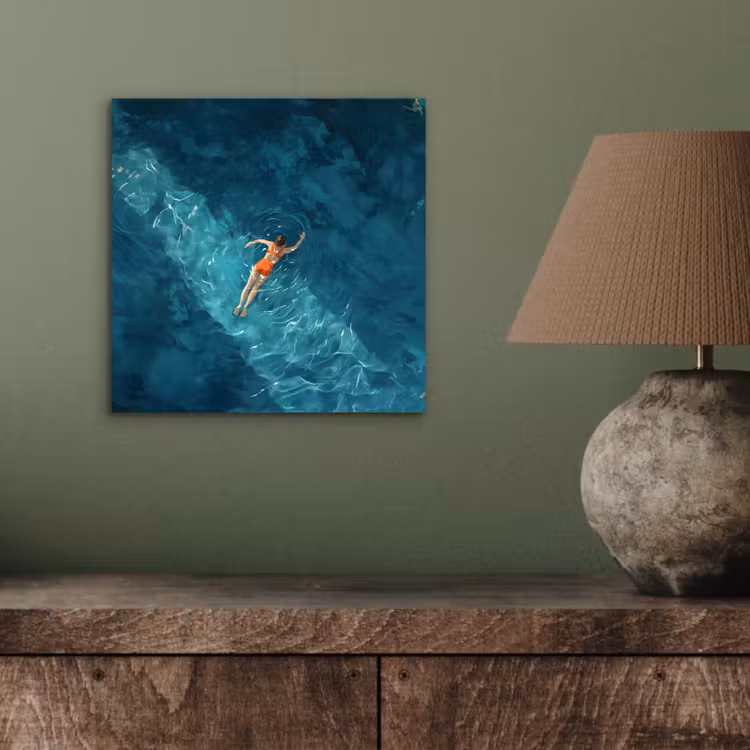 Vrouw - Water - Bikini - Oranje aluminium wit klein -sfeer2