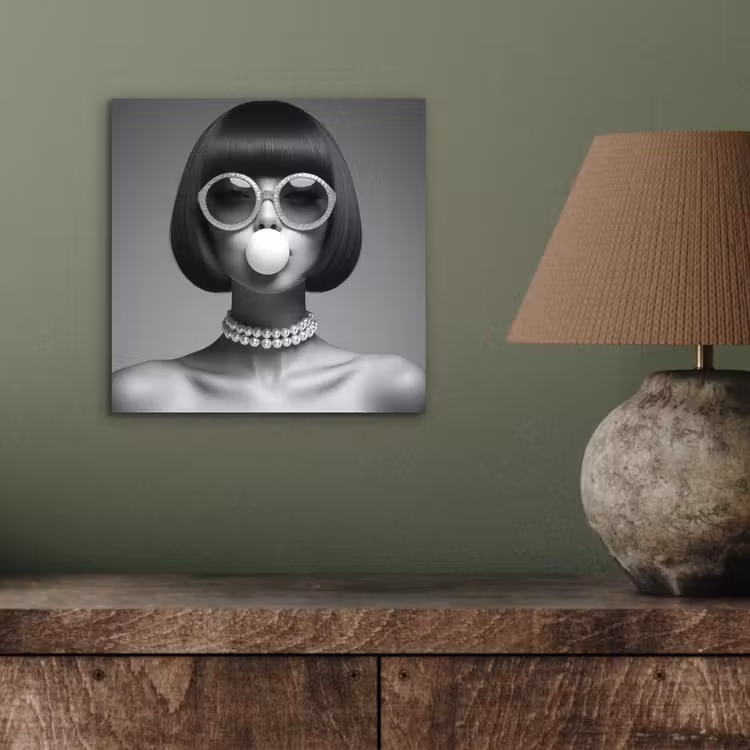 Vrouw - Zwart Wit - Ketting - Zonnebril aluminium wit klein -sfeer2