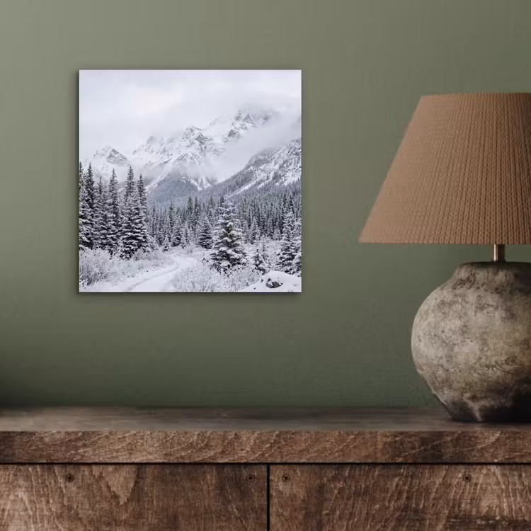 Weg - Bergen - Sneeuw - Naaldbos - Avontuurlijk aluminium wit klein -sfeer2