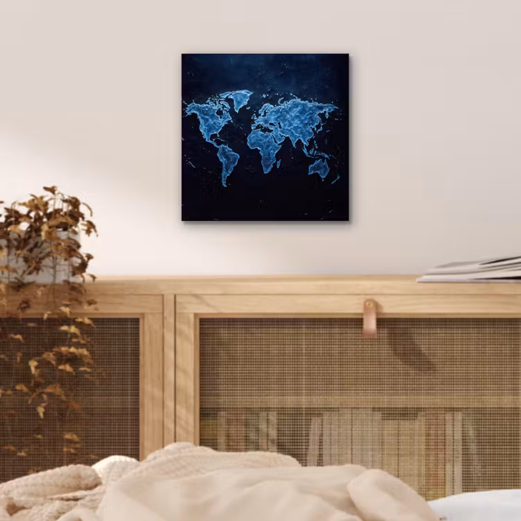 Wereldkaart - Waterstructuur - Blauw aluminium wit klein -sfeer3