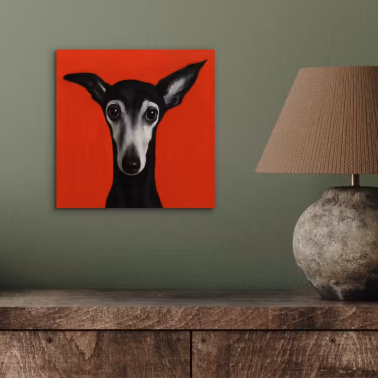 Windhond - Minimalistisch - Rood aluminium wit klein -sfeer2