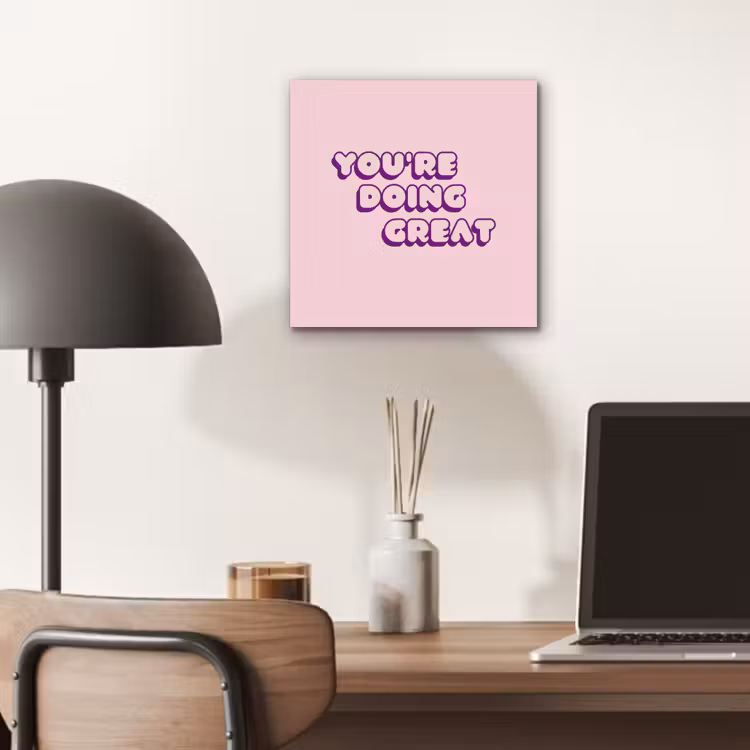 You're doing great - Roze - Bubble letters aluminium wit klein -sfeer5