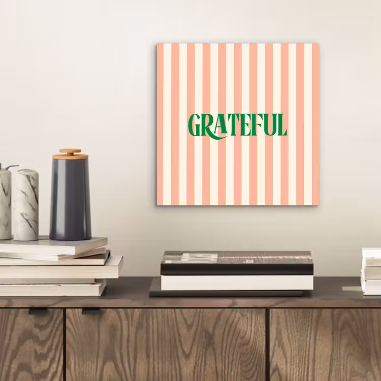 Zachtroze - Groen - Strepen - Grateful aluminium wit klein -sfeer1