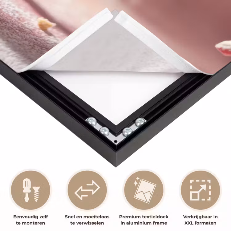 Aardbei - Taart- Eten - Roze Textielframe zwart klein -USP_closeupNL
