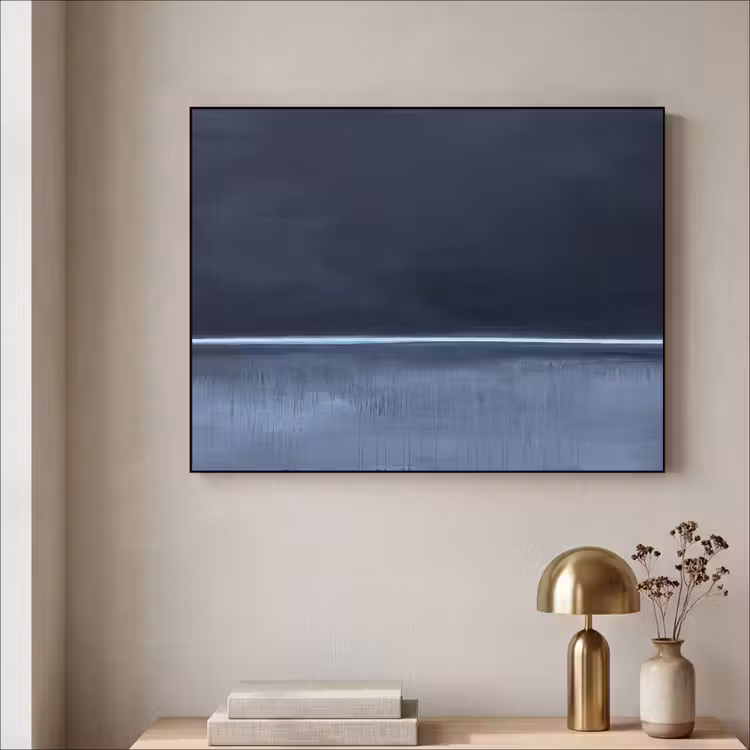 Abstract - Horizontale lijn - Minimalistisch - Donkerblauw - Kunst Textielframe zwart klein -sfeer2