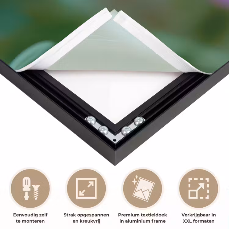 Aster - Paars - Bloem - Blaadjes Textielframe zwart klein -USP_feed_closeupNL