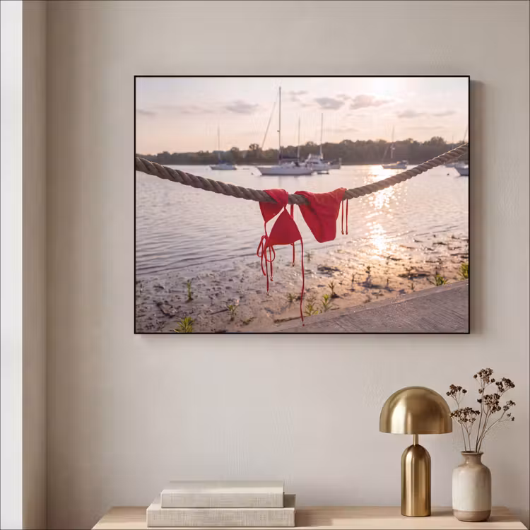 Badkleding - Rood - Zomer - Water - Zonsondergang Textielframe zwart klein -sfeer2