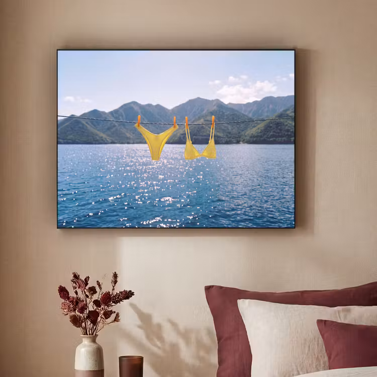 Badmode - Bikini - Zee - Bergen - Geel Textielframe zwart klein -sfeer1