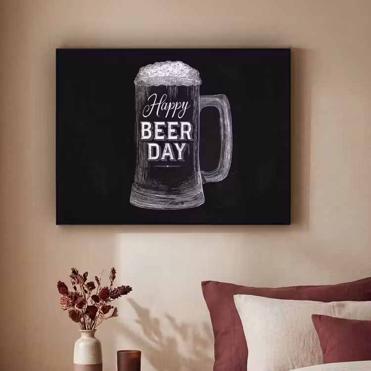 Bierpul - Witte krijtletters - Happy beer day Textielframe zwart klein -sfeer1