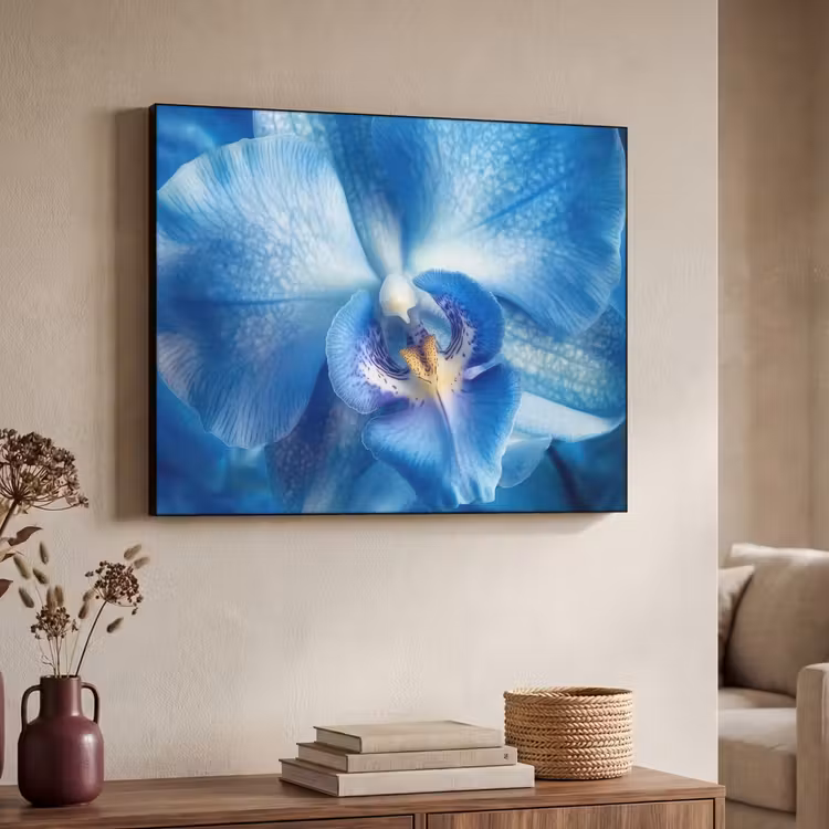 Blauw - Orchidee - Elegeant Textielframe zwart klein -sfeer3