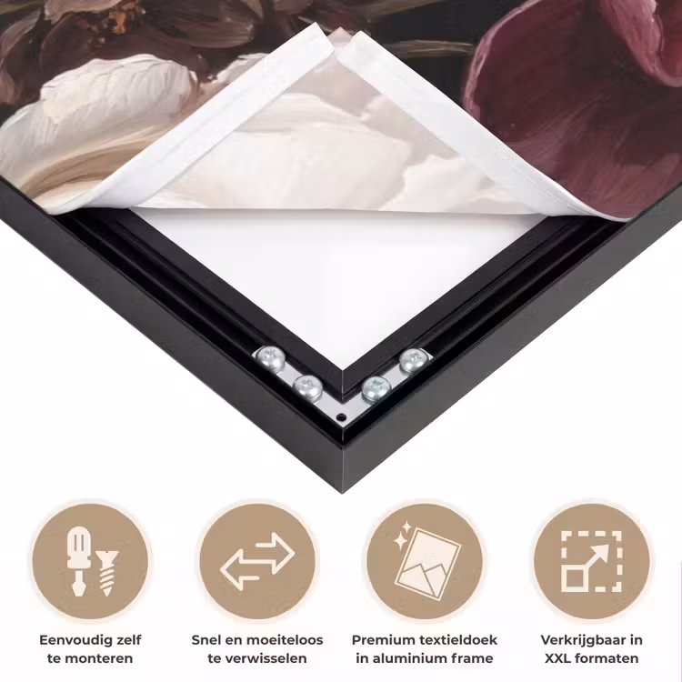 Bloemen - Boeket - Klassiek - Donker - Rood Textielframe zwart klein -USP_closeupNL