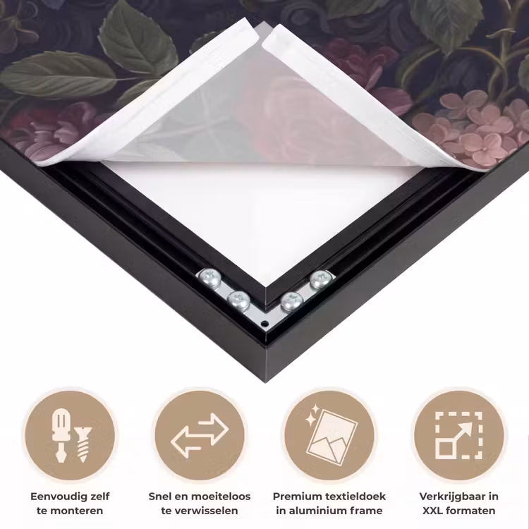 Bloemen - Rood - Klassiek - Donker - Patroon Textielframe zwart klein -USP_closeupNL