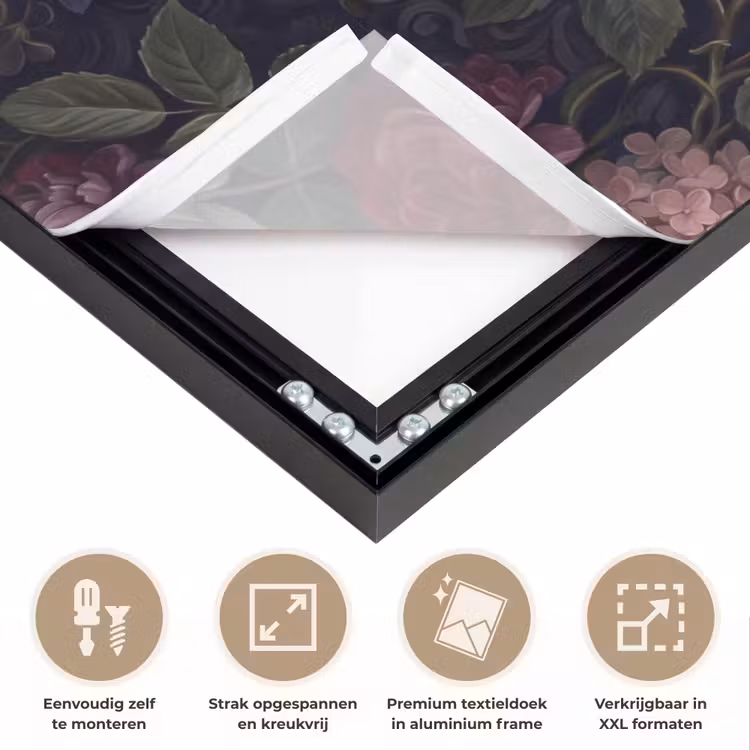 Bloemen - Rood - Klassiek - Donker - Patroon Textielframe zwart klein -USP_feed_closeupNL