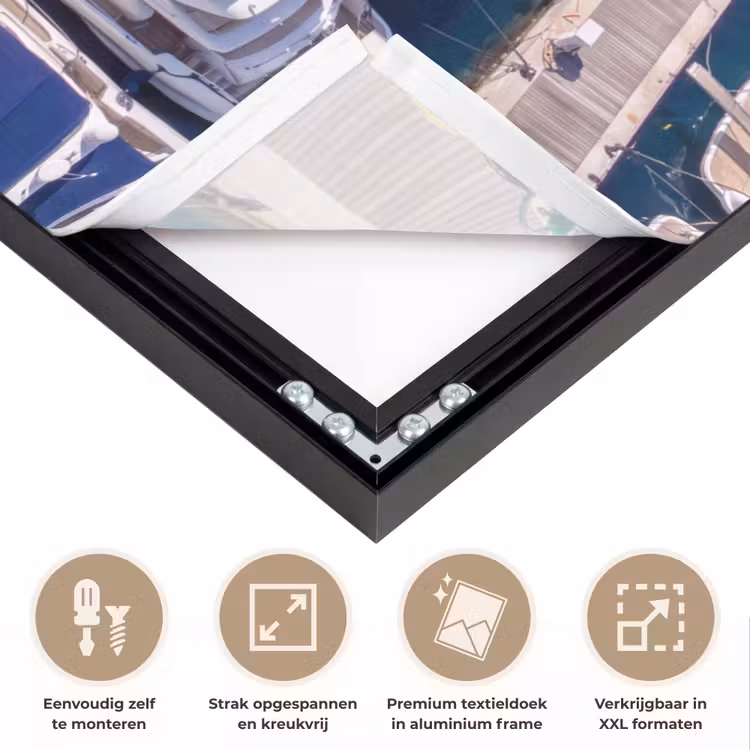 Boot - Jachthaven - Water - Zomer - Blauw Textielframe zwart klein -USP_feed_closeupNL