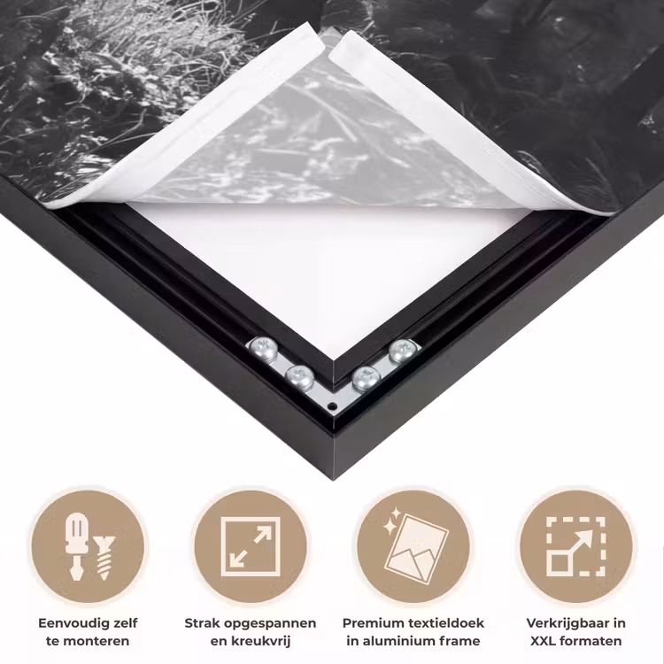 Bos - Lichtstralen - Natuur - Zwart-wit Textielframe zwart klein -USP_feed_closeupNL