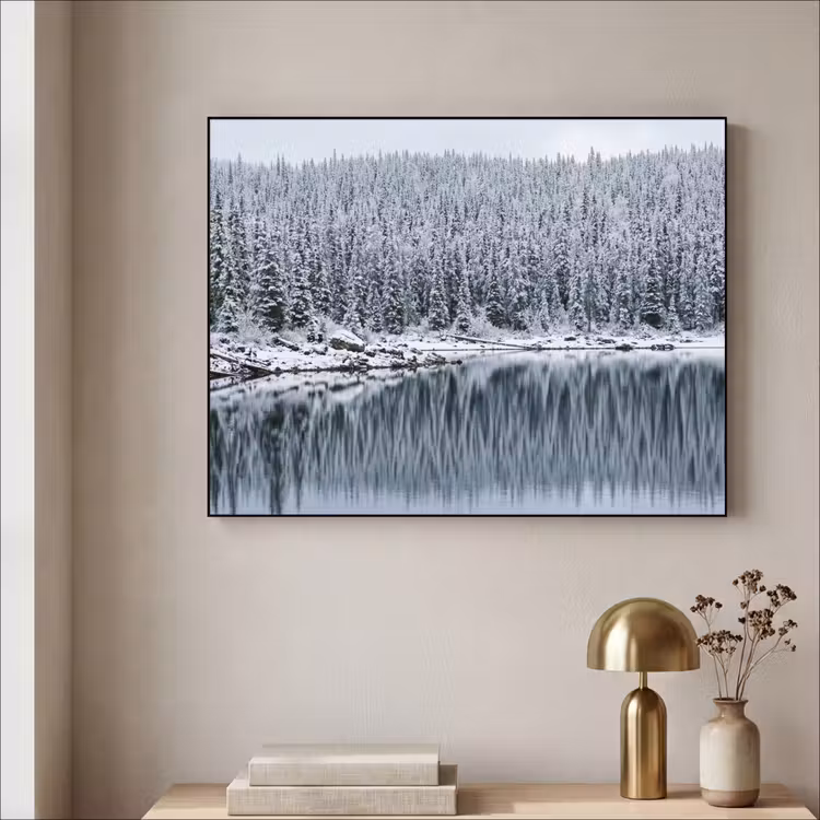 Bos - Reflectie - Meer - Winter - Serene Textielframe zwart klein -sfeer2
