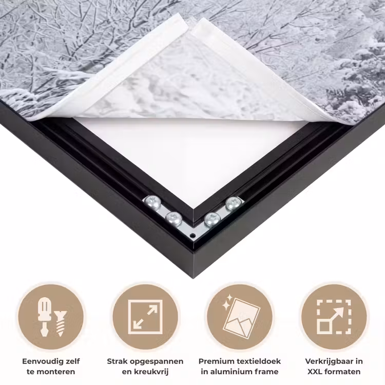 Bos - Sneeuw - Winter - Natuur - Wit Textielframe zwart klein -USP_feed_closeupNL