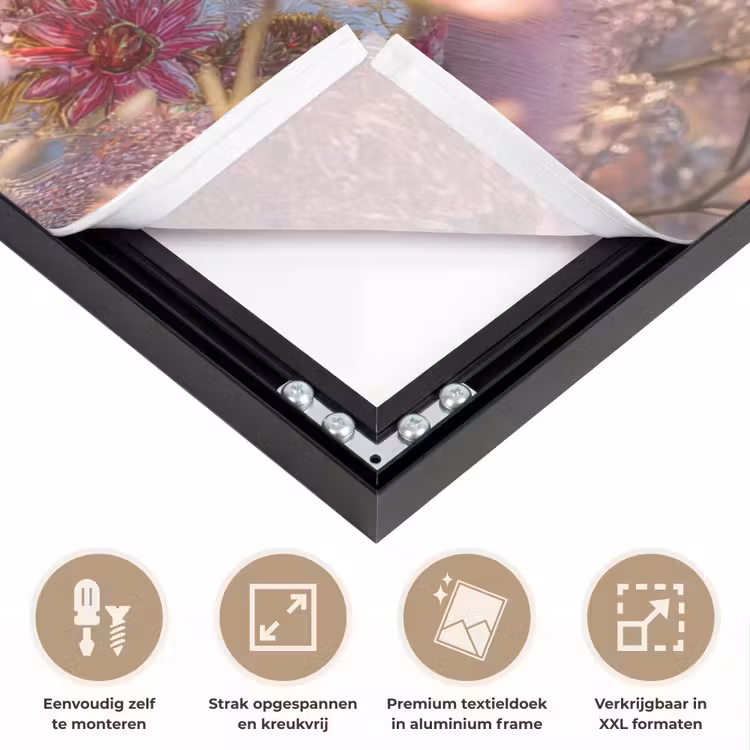 Giraffe - Bloemen - Roze Textielframe zwart klein -USP_feed_closeupNL